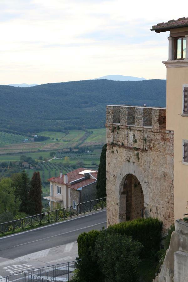 Al 32 B&B Massa Marittima Exterior photo